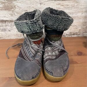Toms Cozy Gray Patterned Boots with Fold-Over Cuff